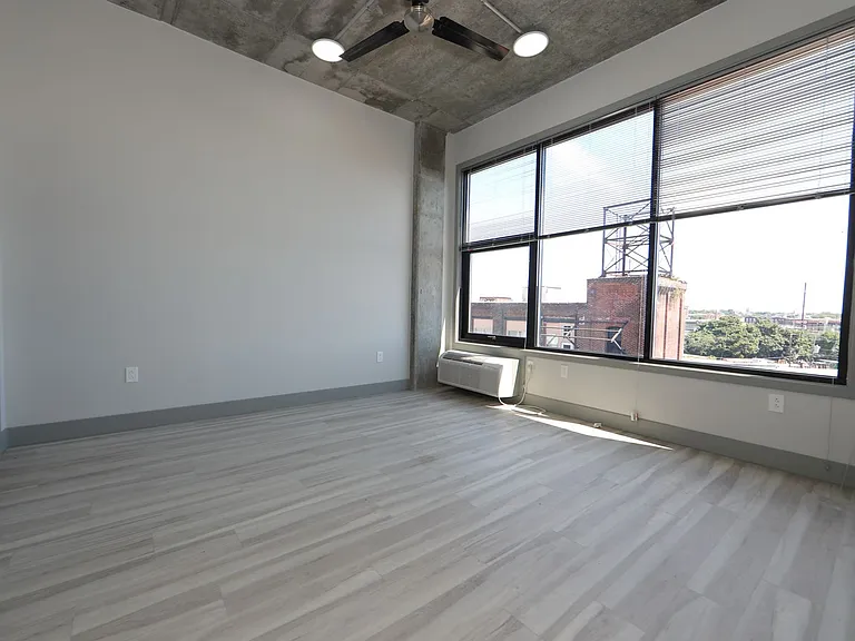 1810 E Venango St — Photo 21