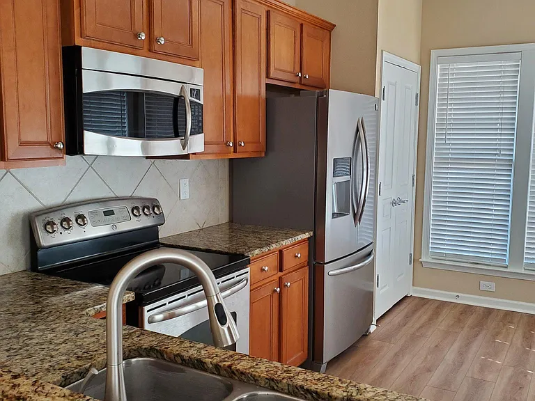 1220 Flat Rock St — Photo 6