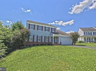 6883 Colonel Taylor Ln, Centreville, VA 20121