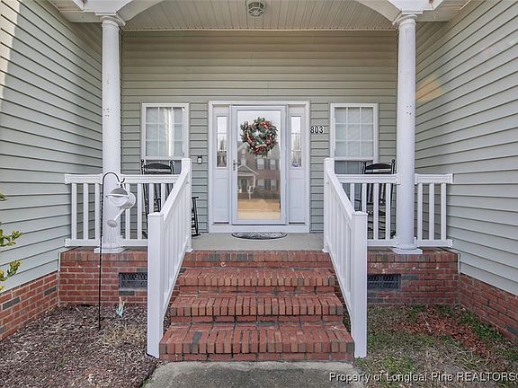 3rd image of 803 Danelaw Dr