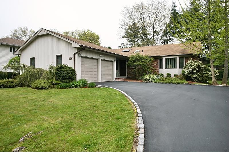1st image of 18 Colgate Ln