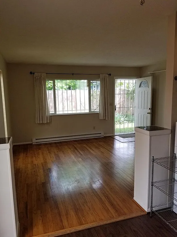 2 bed, 750 sqft, $1,995 — Photo 3