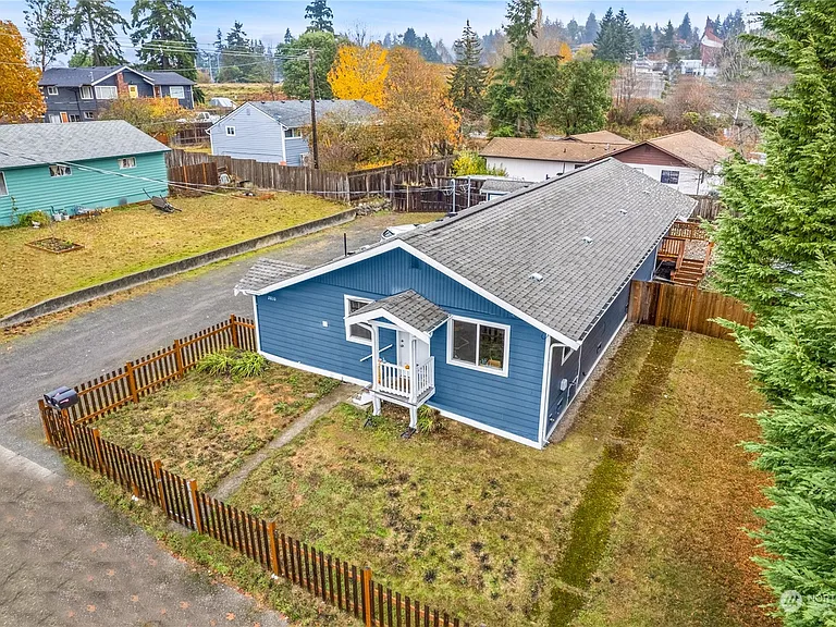 2812 Hemlock St — Photo 17