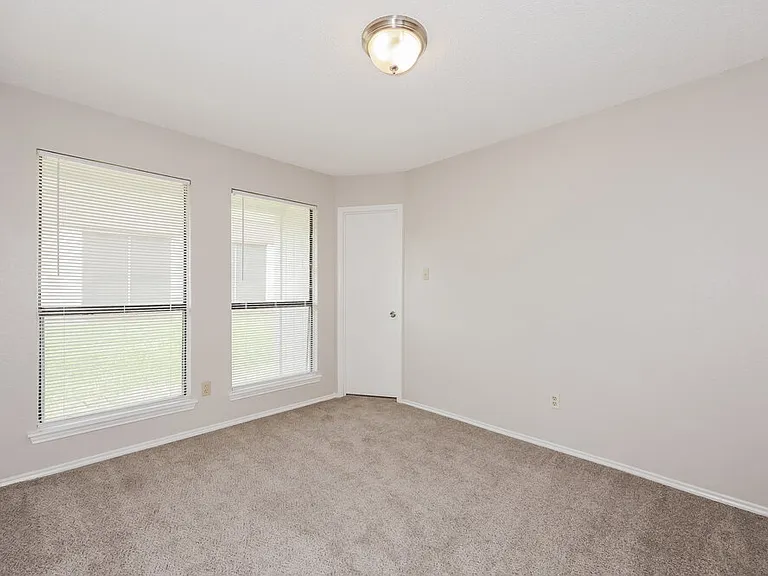 6423 Woodstream Trl — Photo 14