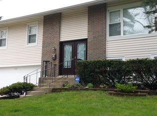 1409 S Chestnut Dr, Mount Prospect, IL