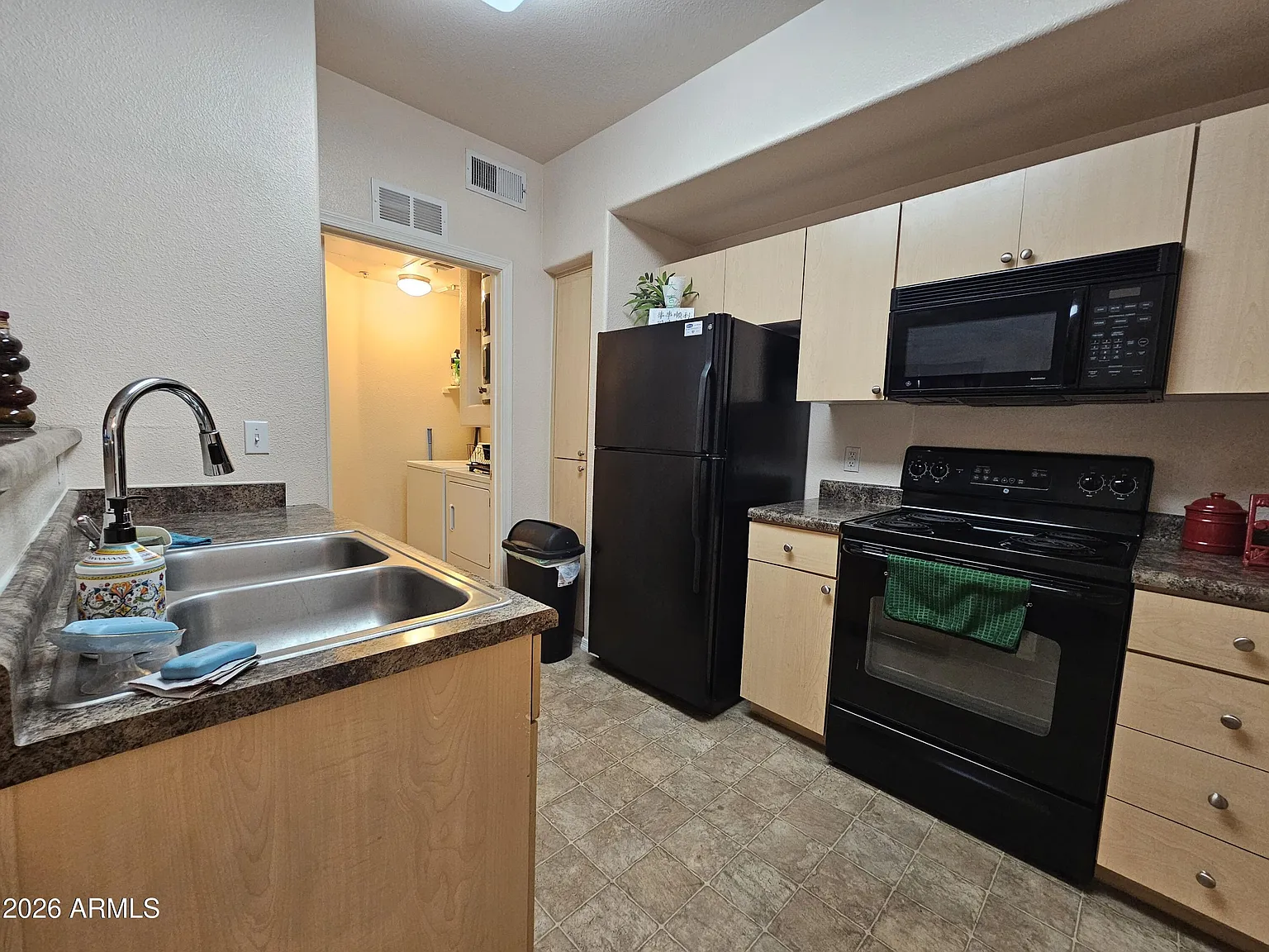 Studio, 1.0 bath, 646 sqft, $1,200 — Photo 4