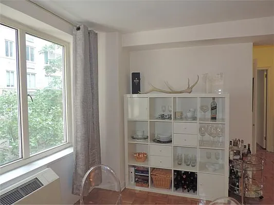 Rented by essential NEW YORK Real Estate | media 17