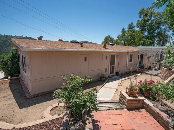 11945 Betsworth Rd, Valley Center, CA 92082