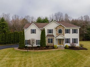 12 Rosemary Ct, Clifton Park, NY 12065
