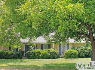 965 N Bluegrove Rd, Lancaster, TX 75146