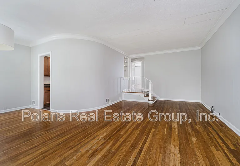 3346 Fall Creek Pkwy — Photo 5