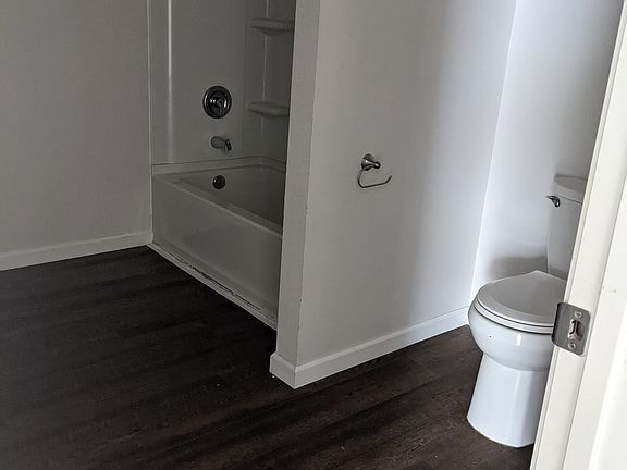 3rd image of 205 Commerce Ln #144