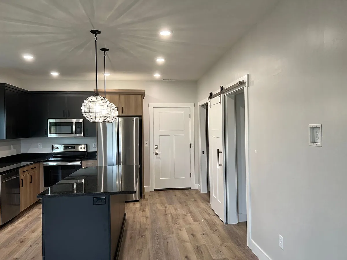 Building Photo - 670 Baltoro Way