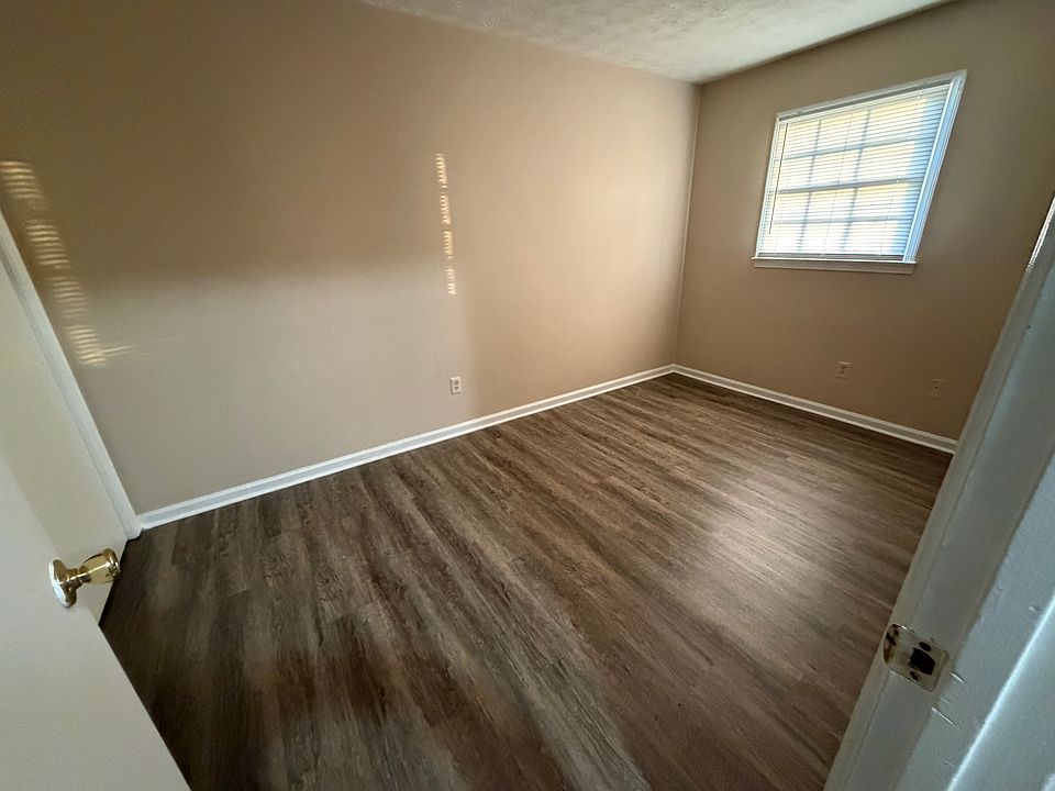 1st image of 104 Hager Dr #Q