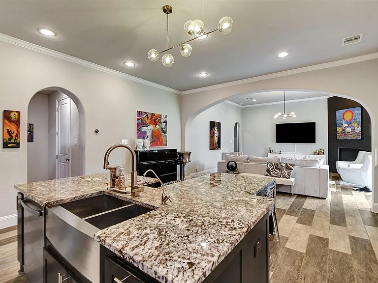 13219 Parkway Hills Dr — Photo 1