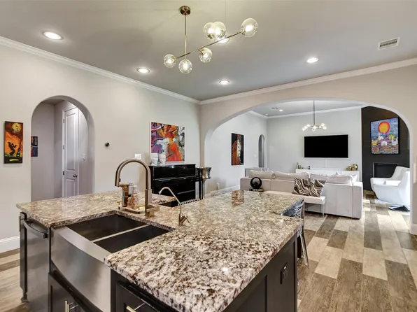13219 Parkway Hills Dr, Houston, TX 77077