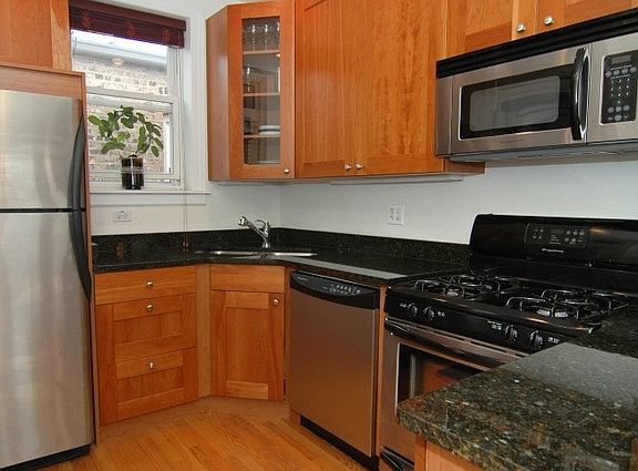 3rd image of 1264 W Winona St APT 3A