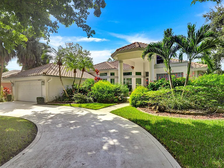 10370 NW 50th Ct — Photo 3