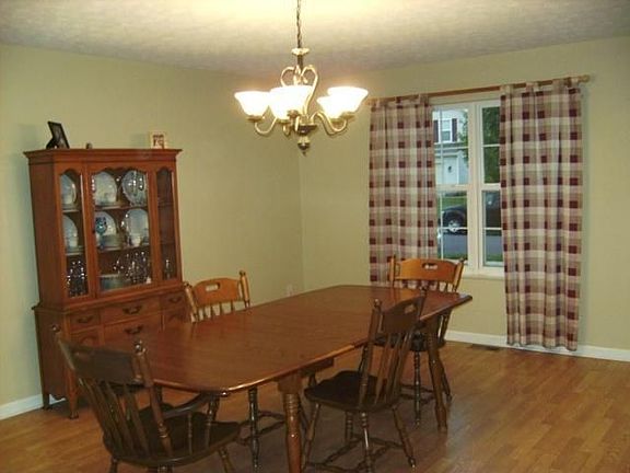 2nd image of 2364 Murphy Dr