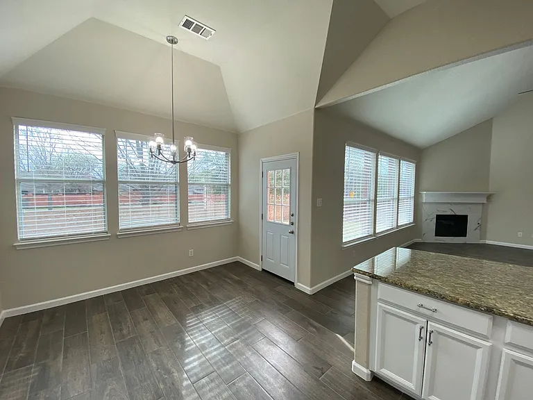 5668 Imperial Meadow Dr — Photo 9