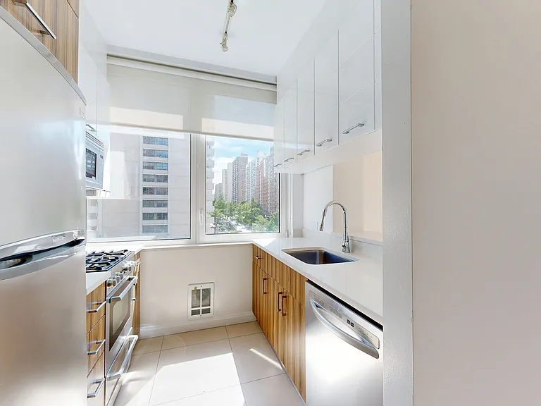 775 Columbus Ave #5F — Photo 1