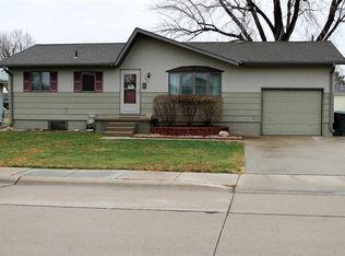 1203 E 31st St, Kearney, NE 68847