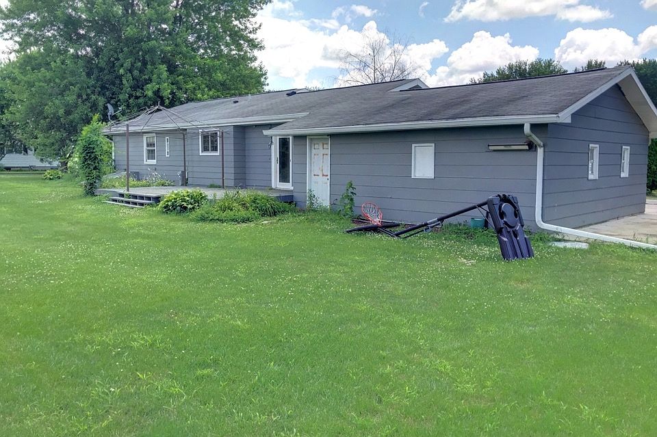 1st image of 16910 Hillside Dr