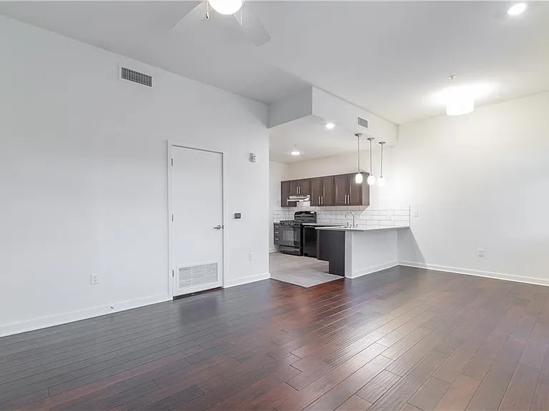 6700 Menchaca Rd #11 — Photo 3