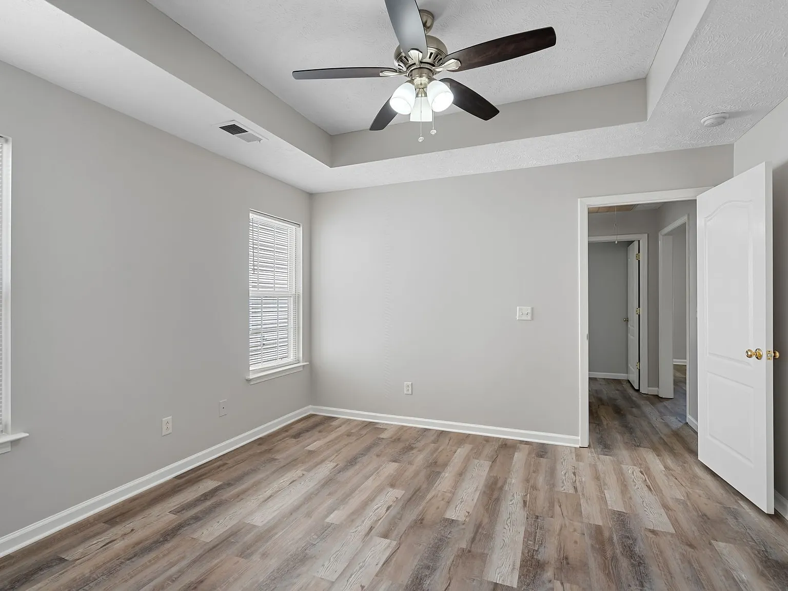 2 bed, 2.0 bath, 940 sqft, $1,800 — Photo 4