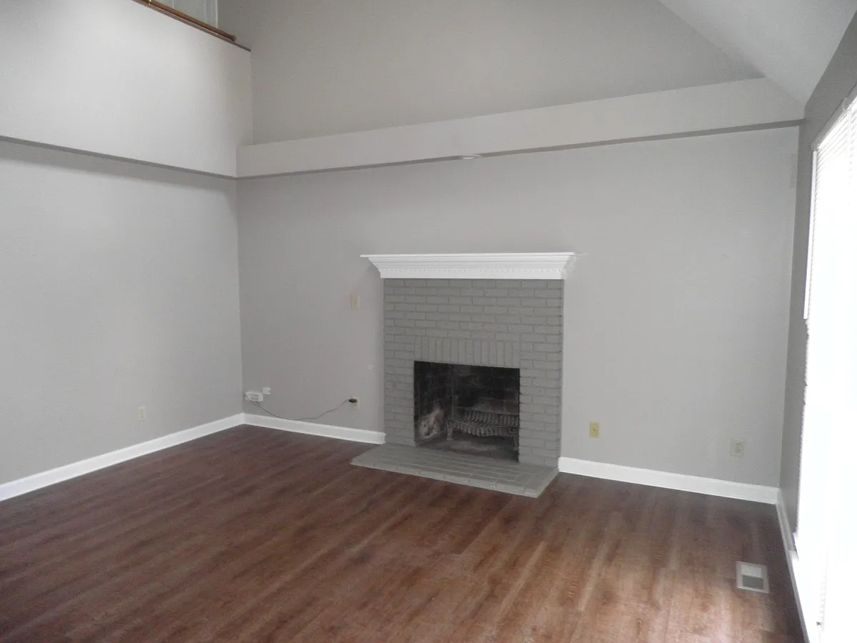 Building Photo - 1207 Silverhill Ct