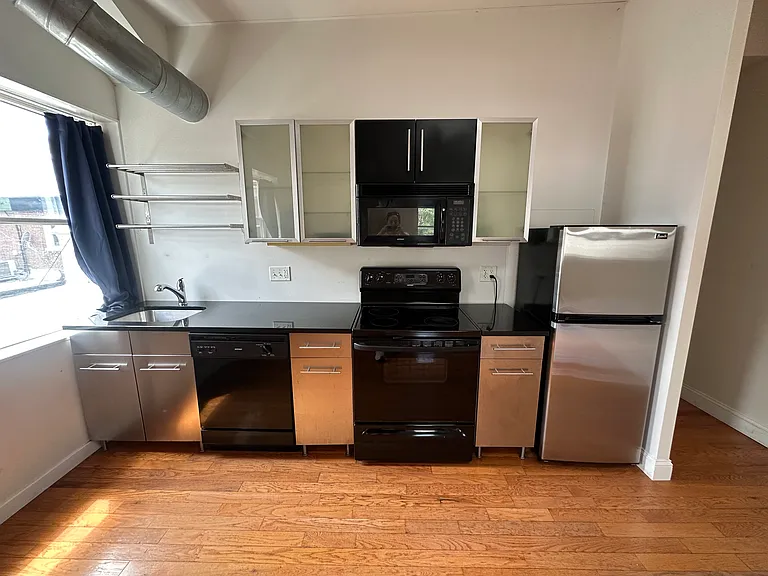 249 S 10th St #3R — Photo 17