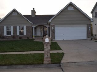 6043 Cardinal Creek Dr, Saint Louis, MO 63129