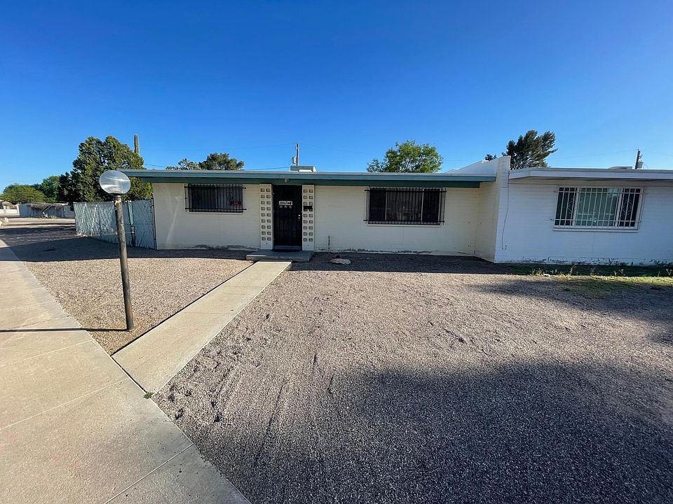 1st image of 1338 E Louisiana Dr