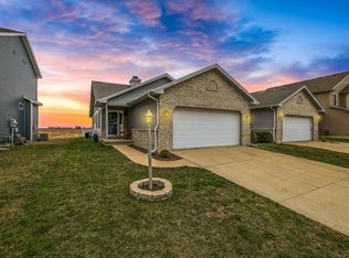 3412 Boulder Ridge Dr, Champaign, IL 61822