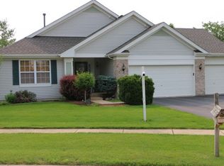 2000 Crooked Tree Ct, McHenry, IL 60050