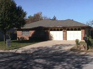 309 NW Sherwood Dr, Blue Springs, MO 64014
