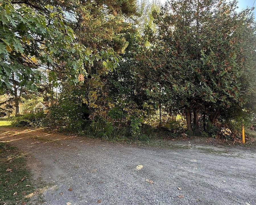 2nd image of 802 Stillwater Ave