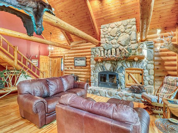 4th image of 32360 SW Pickerel Lake Rd