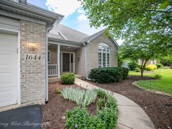 1644 Derby Dr, Batavia, IL 60510