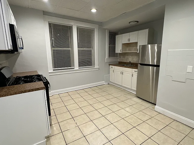 240 Paterson Ave #5 — Photo 39