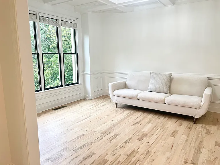 369 Hillside Dr — Photo 5