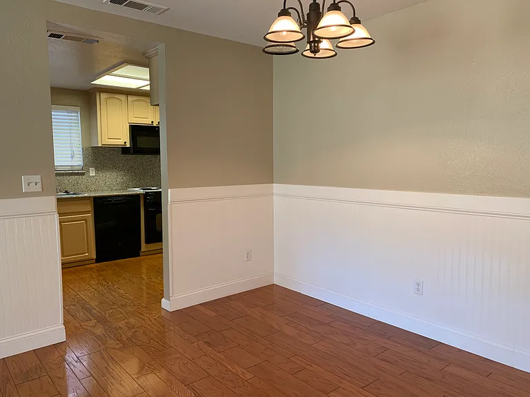 445 Magnolia Ln — Photo 8