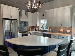 10 Willow Ln, Hampton, NH 03842