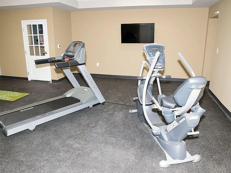 Eagledale Senior — Photo 26