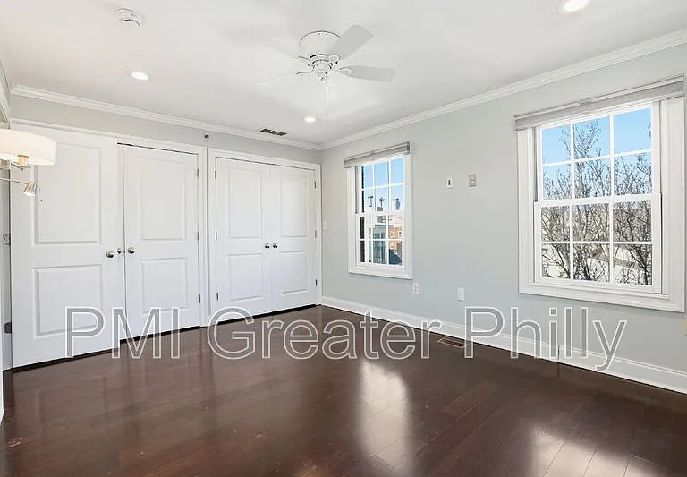 243 Montrose St #103 — Photo 18
