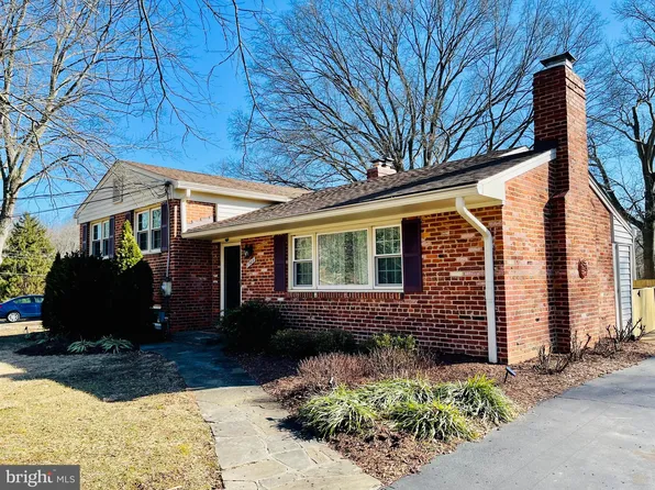 1909 Courtland Rd, Alexandria, VA 22306