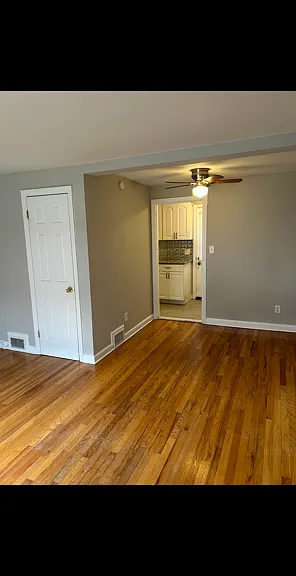 1160-1164 Whitney Ave — Photo 11