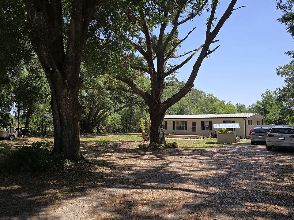 Front Yard
"Spacious front yard with plenty of room to enjoy or garden."
