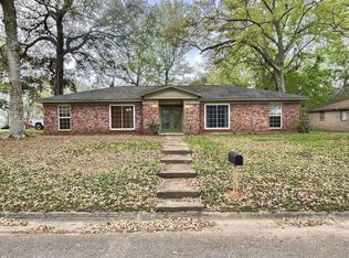 2720 Briarwood Cir, Moss Point, MS 39563