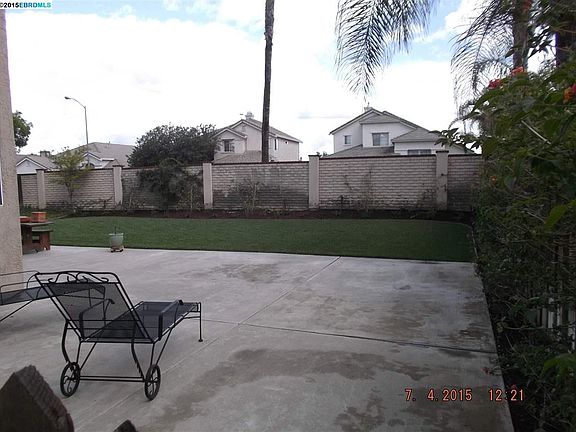 2nd image of 2319 Newport Pl N